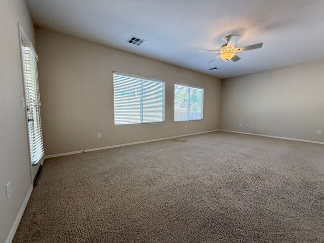 Building Photo - 2240 Shadow Canyon Dr