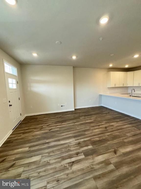 Building Photo - 701 Platinum Dr