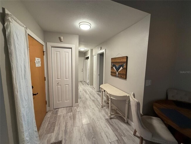 Building Photo - 13717 Lazy Oak Dr