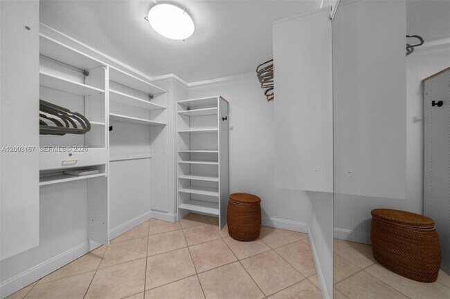 Building Photo - 881 Ocean Dr