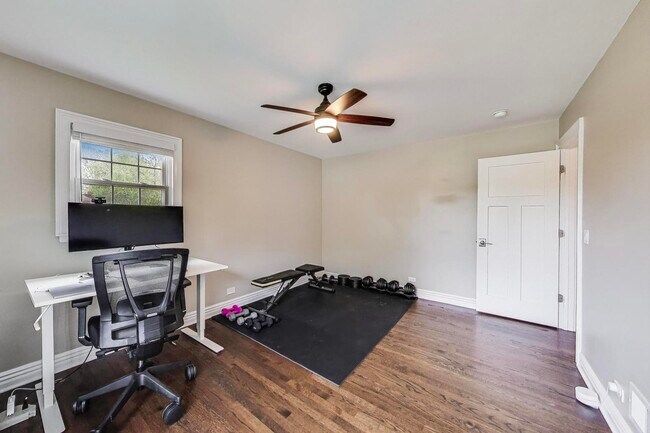 Building Photo - 511 S Dwyer Ave