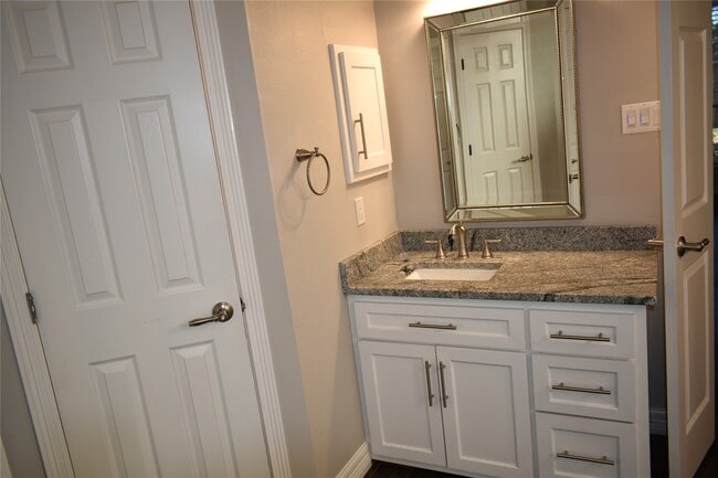 Building Photo - 5302 Fairwick Ct