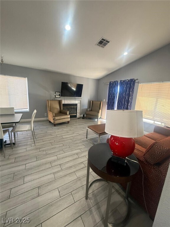 Building Photo - 745 Gullwing Ln