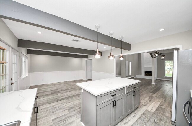 Building Photo - 9638 Ravensworth Dr