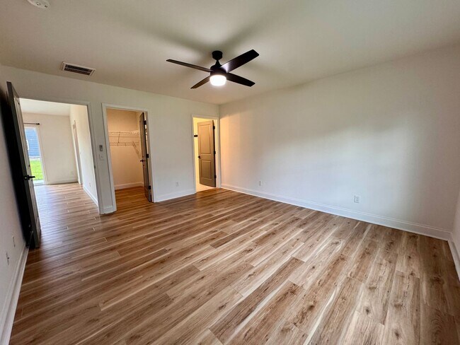 Building Photo - 2212 W Dry River Rd
