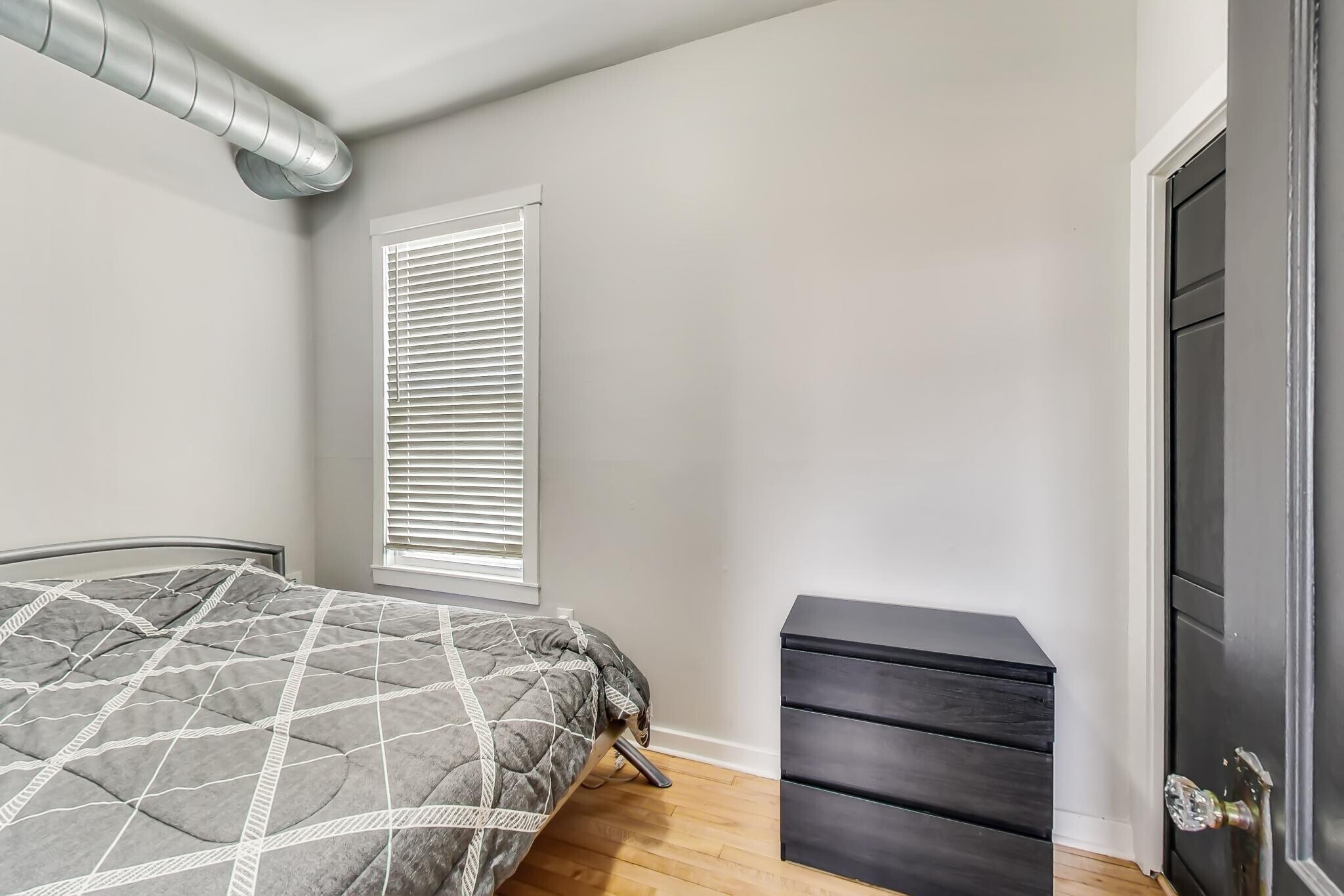 Building Photo - 2145 W Thomas St