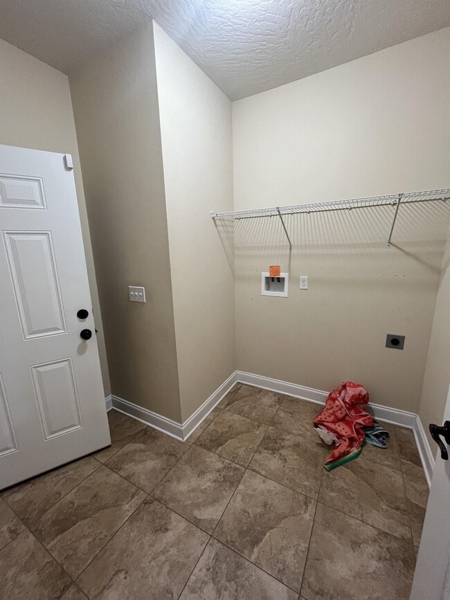 Building Photo - 808 Pine Alley St