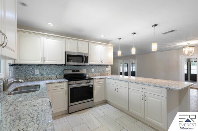 Building Photo - 19 Westford Ln