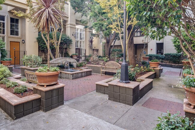 Building Photo - 701 Minnesota St