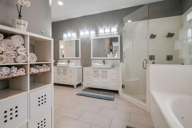 Building Photo - 13702 Sandpebble Chase