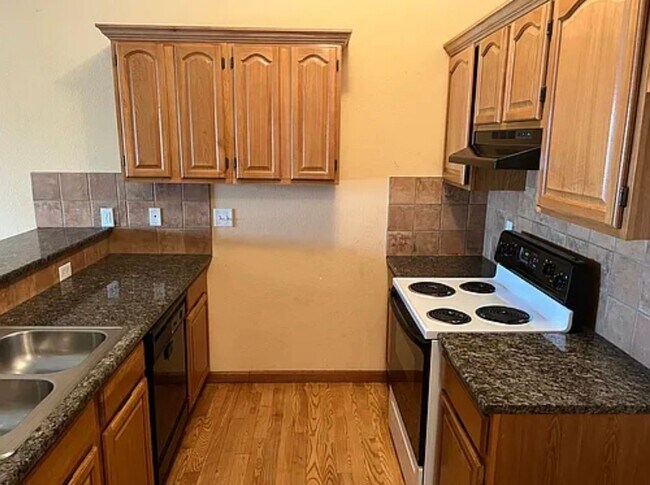 Building Photo - 1909-1911 Powhatan Court