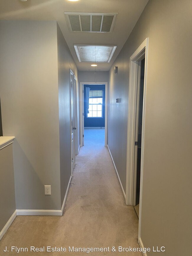Building Photo - 3 br, 2.5 bath House - 3017 Coventry Commo...