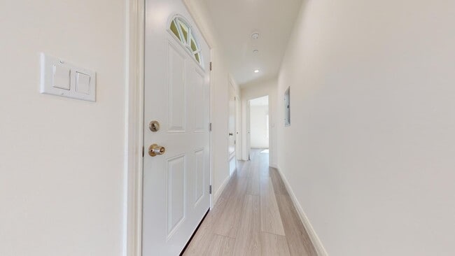 Building Photo - 148 Frankfort St