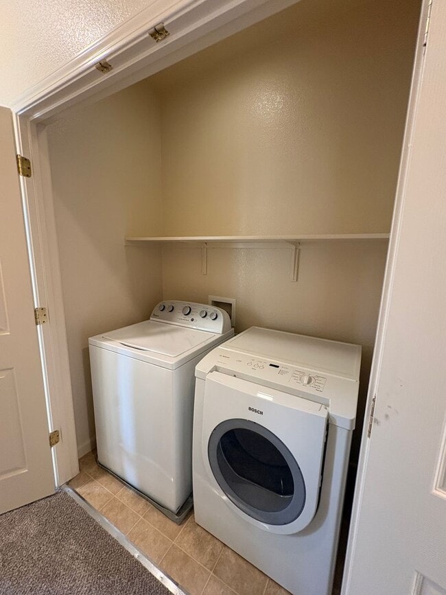 Building Photo - 2857 Tourbrook Way