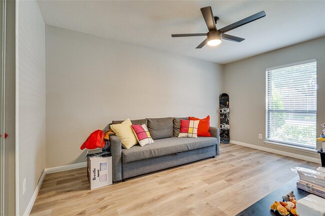Building Photo - 3321 Pinion Dr