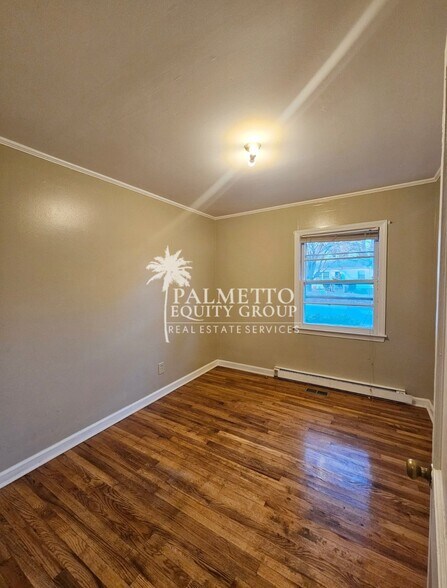 Building Photo - 2307 Maywood St