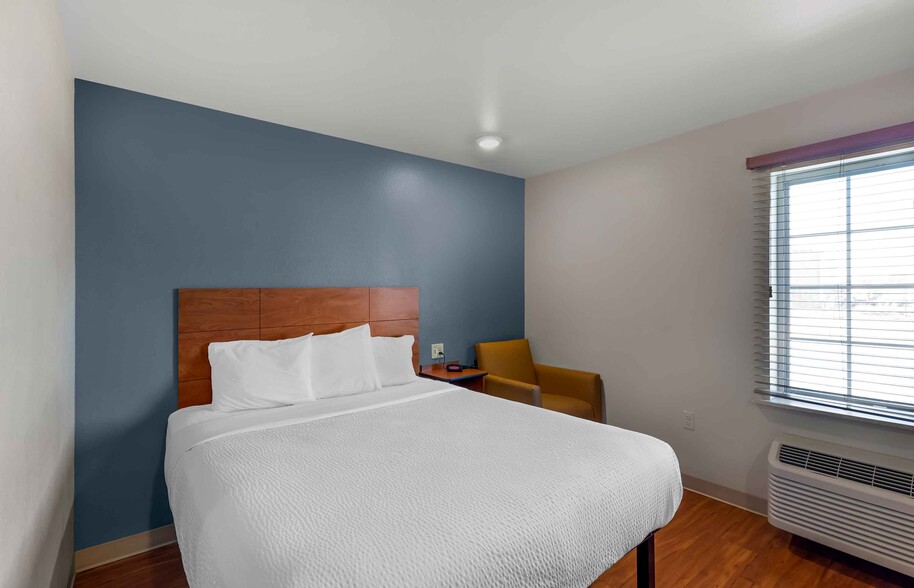 Building Photo - Furnished Studio-Denver - Airport