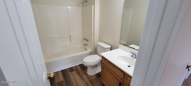 Building Photo - 1303 Navarro Loop