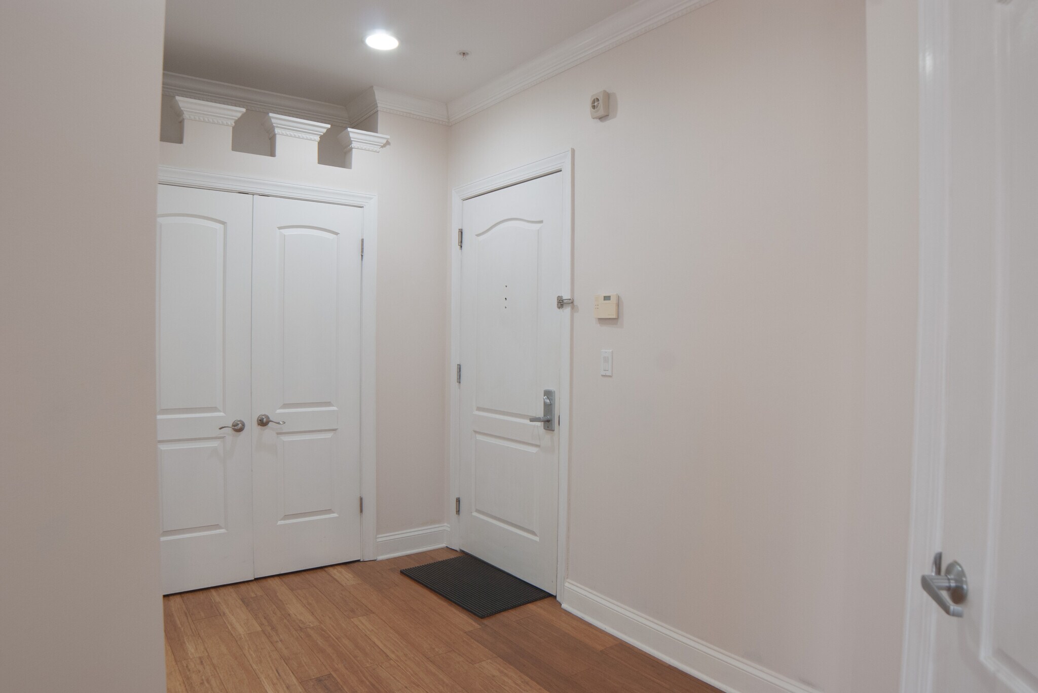Building Photo - 4953 Oakton St