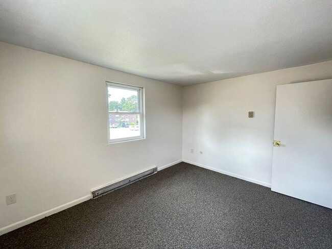 Building Photo - 173 Loudon Rd