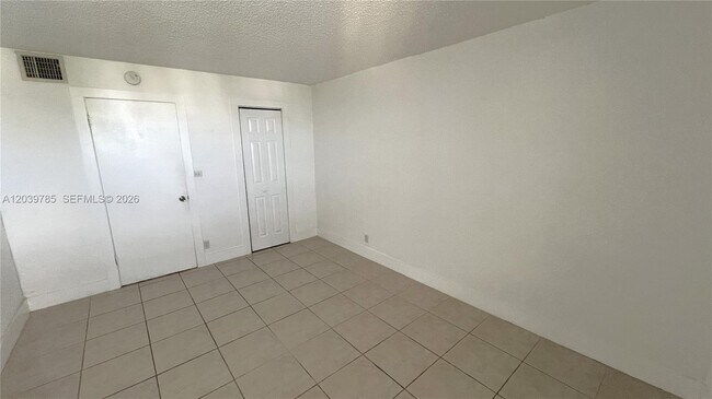 Building Photo - 4550 NW 9th St