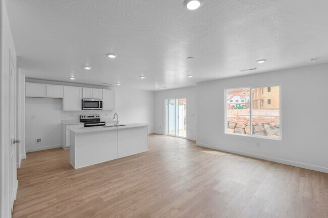 Building Photo - 2133 Wolverine Wy