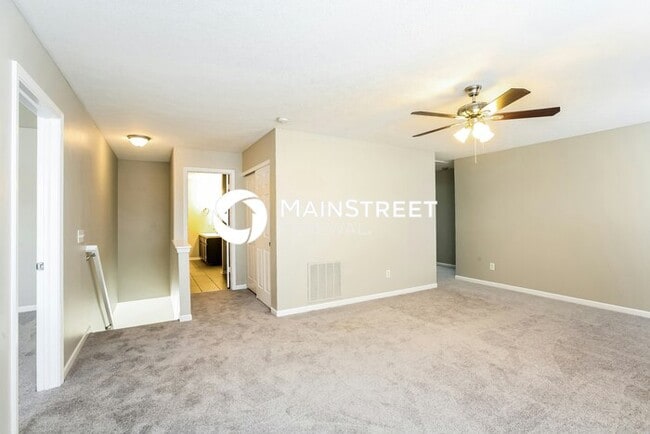 Building Photo - 4 Bedroom Pet-Friendly Home in Zionsville,...