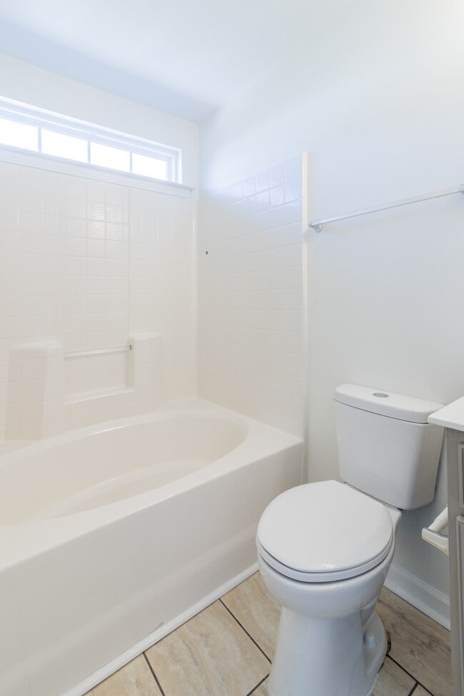 Building Photo - 18457 Streamline Ct