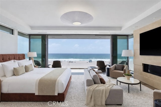 Building Photo - 716 The Strand