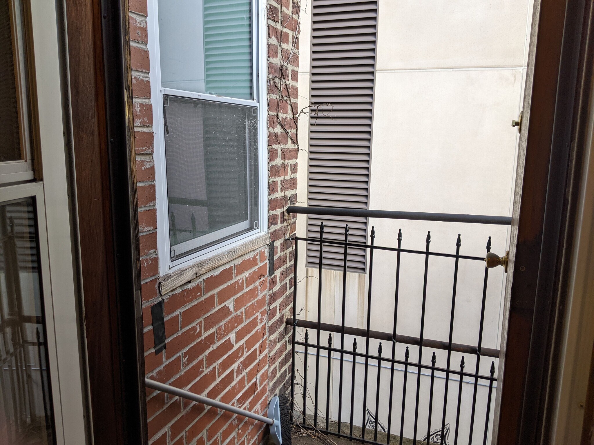 Tiny Deck - 109 S 22nd St