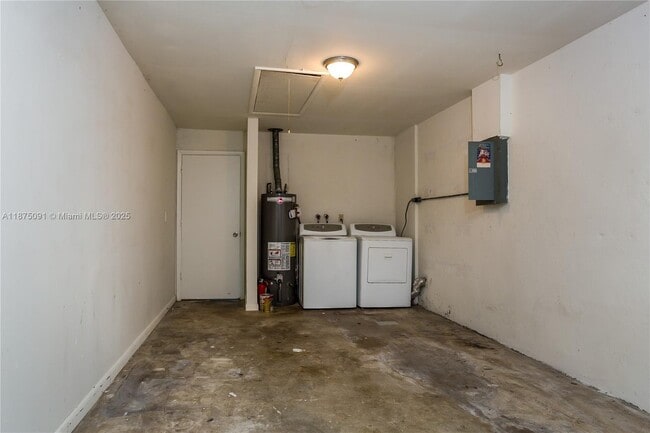 Building Photo - 5927 Ithaca Cir W