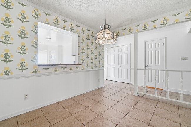 Building Photo - 5260 Settlers Park Dr