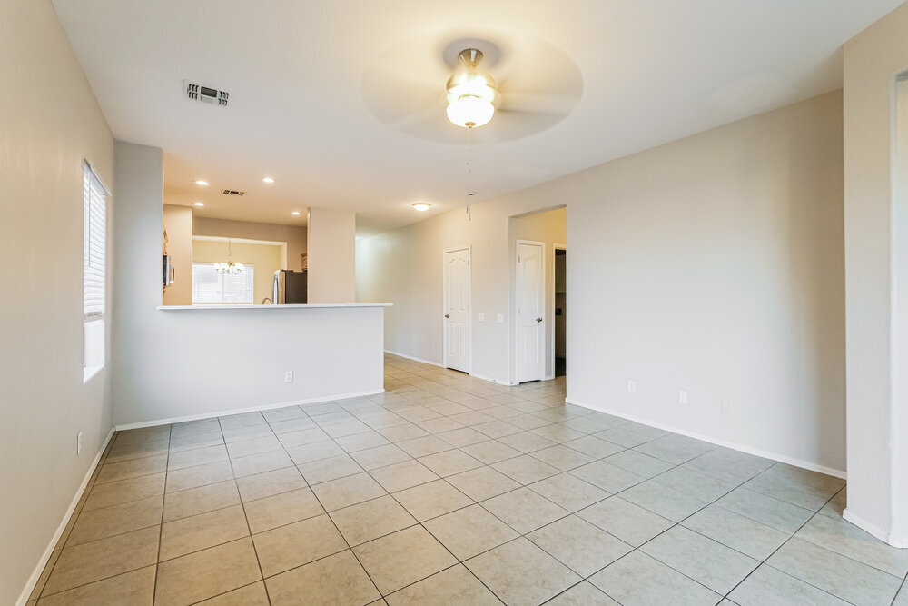 Building Photo - 11722 W Lincoln St