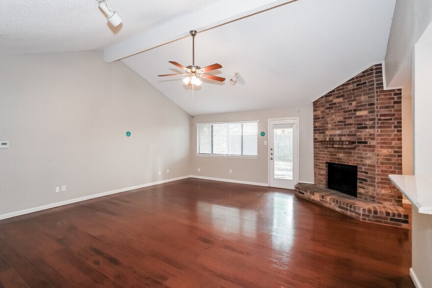 Building Photo - 2614 Berkshire Ln