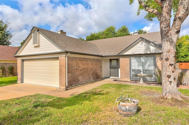 Building Photo - 16304 Kicking Bird Dr