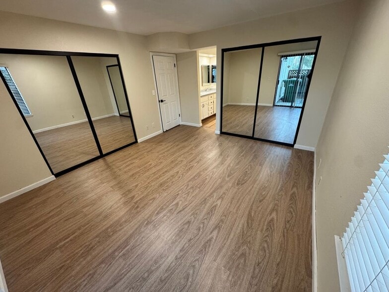 Building Photo - 1166 Fox Hollow Ct