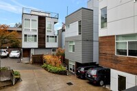 Building Photo - Modern stylish Madison Valley home