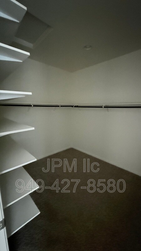Building Photo - 2905 Show Jumper Ln