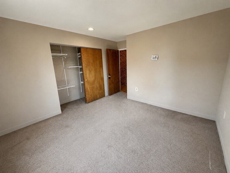 Building Photo - 79 Gainsborough St
