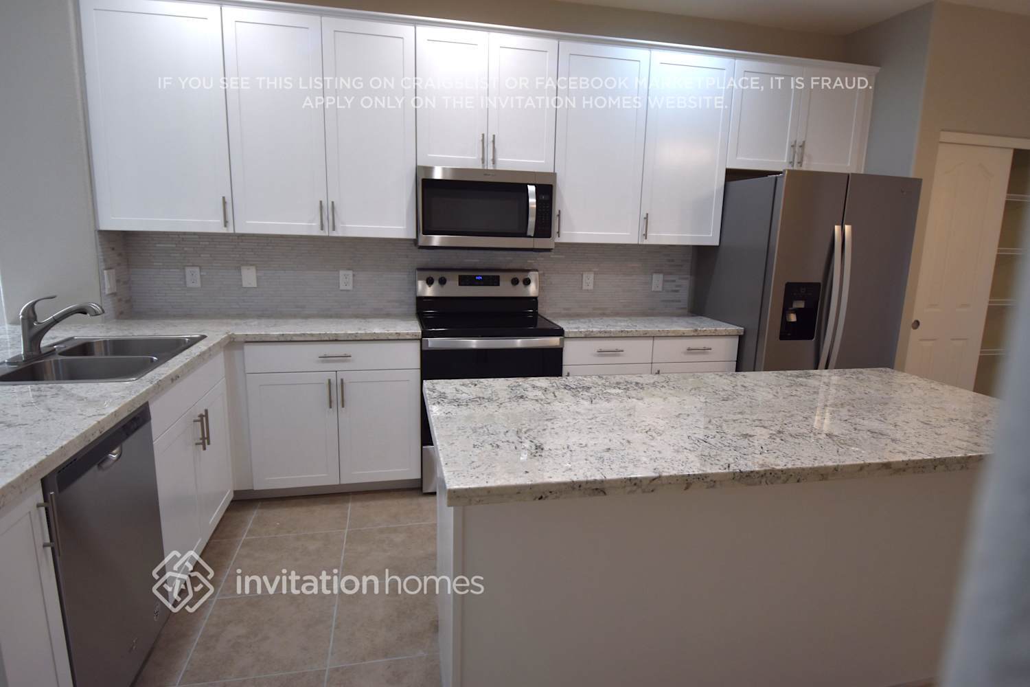 Building Photo - 4162 S Ponderosa Dr