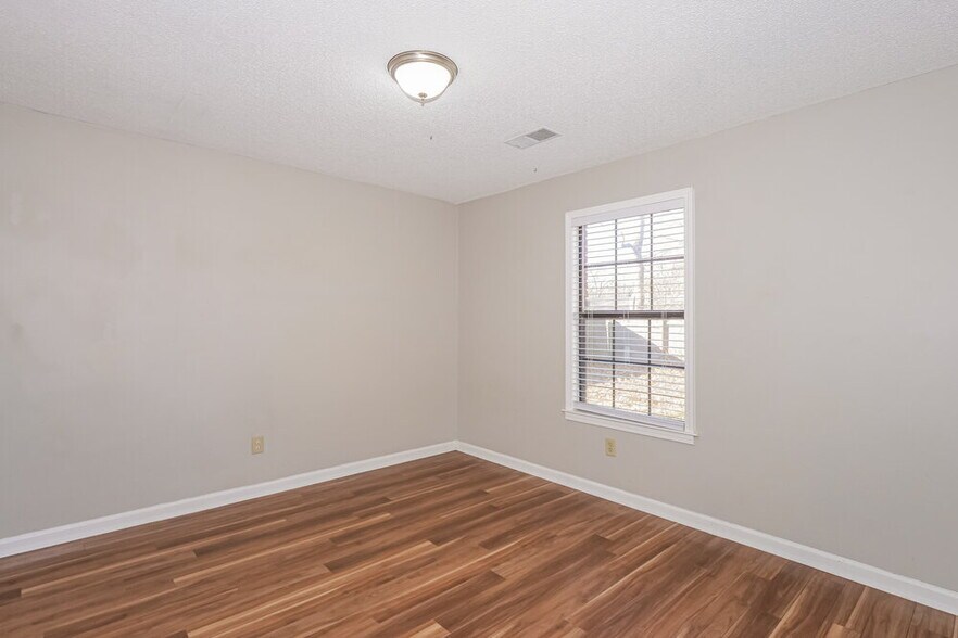 Building Photo - 3701 Burkehill Dr