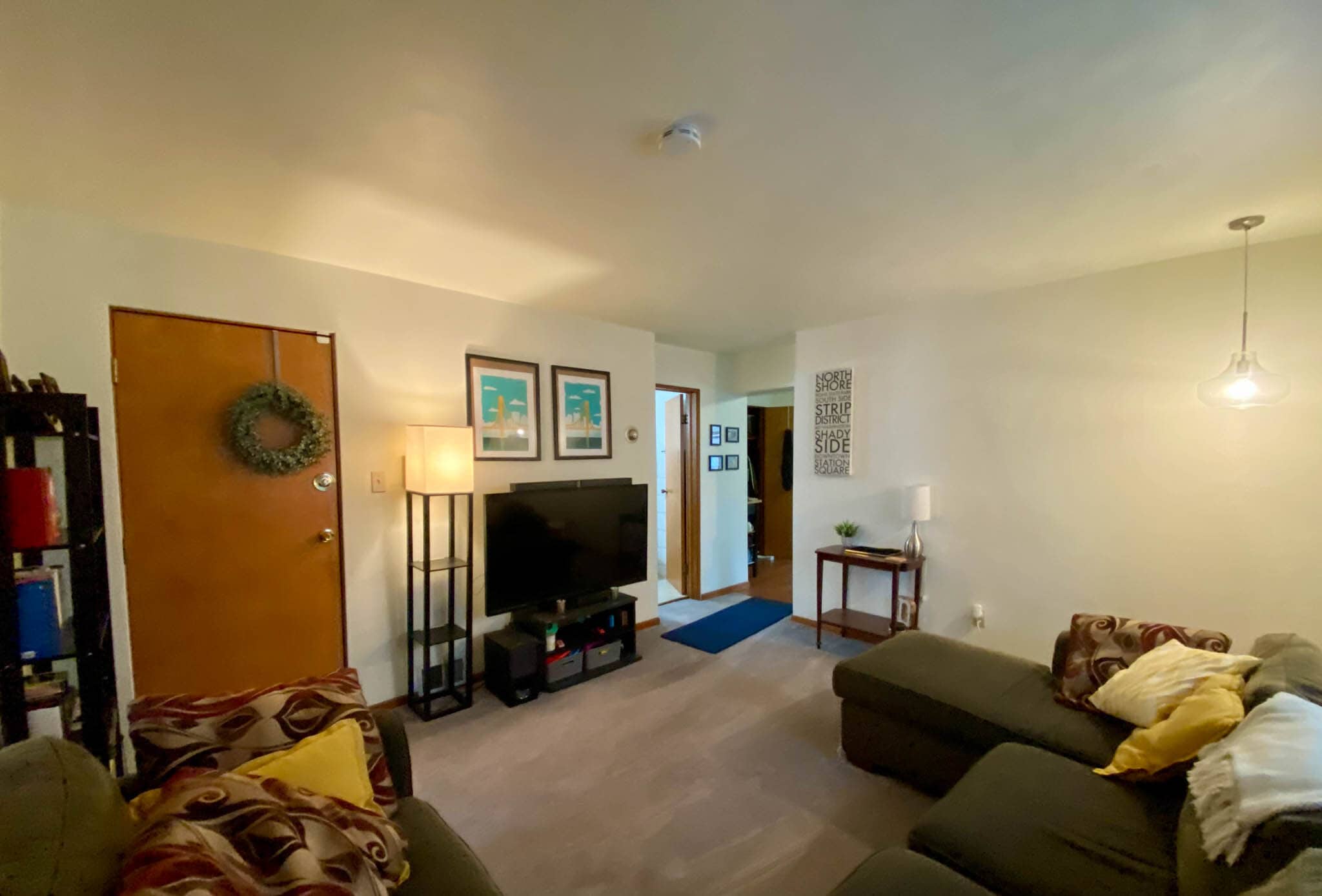 LR - 5517 Claybourne St