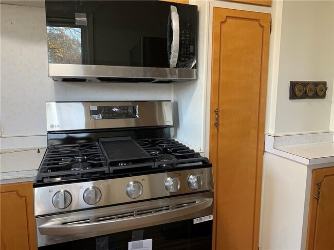 Building Photo - 80 Abington Rd