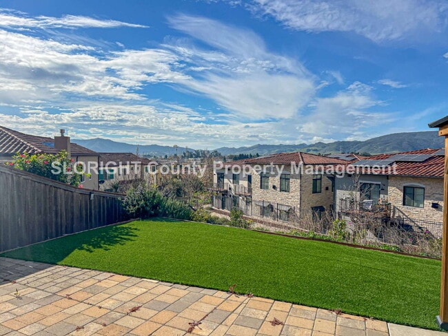 Building Photo - AVAILABLE NOW - Beautiful Home with Views in Toscano Neighborhood - 3 Bed / 2.5 Bath