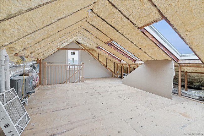 Building Photo - 10 Sagamore Rd