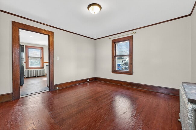 Building Photo - 12 N Main St