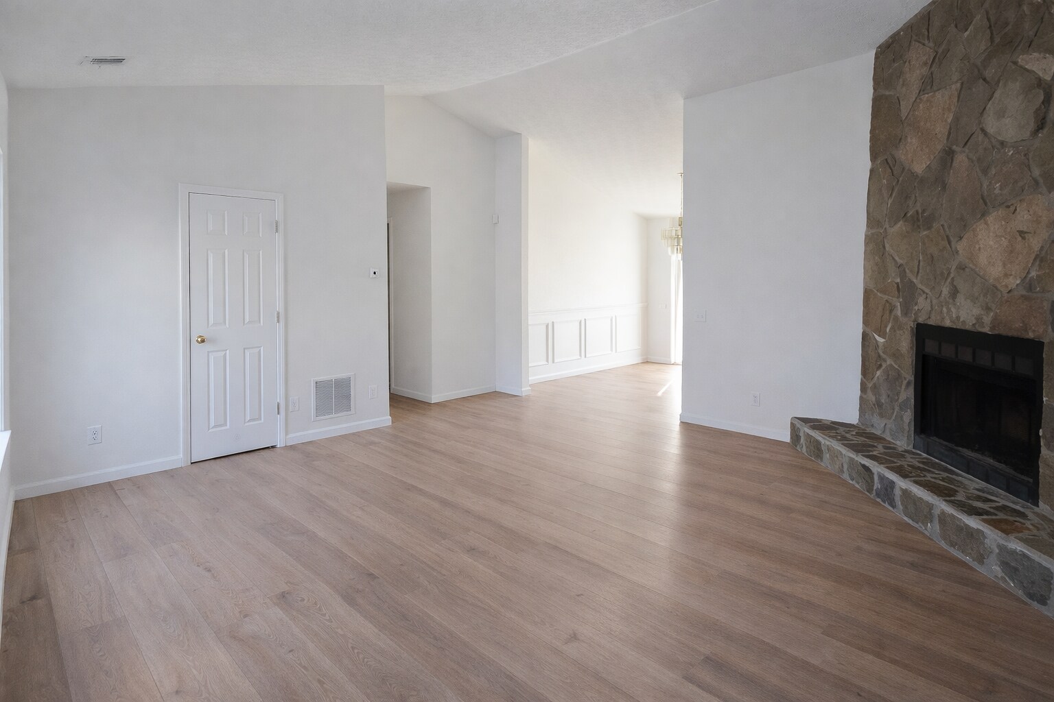 Building Photo - 5666 La Fleur Trl