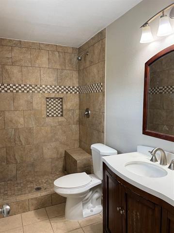 Building Photo - 1612 Villanova Dr