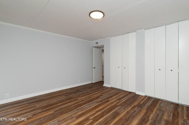 Building Photo - 454 Berlin Dr