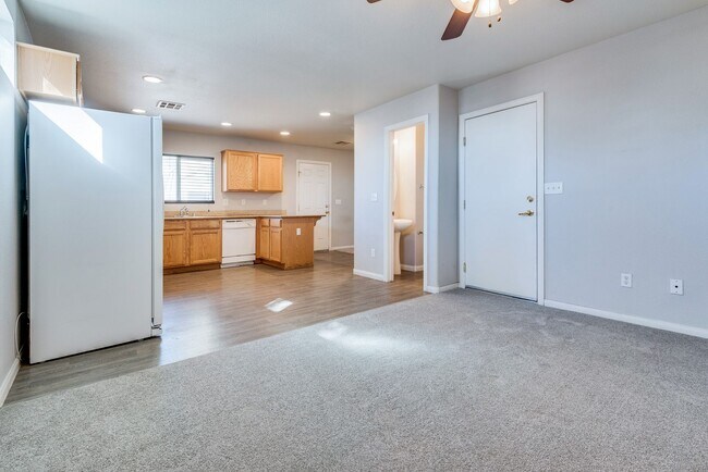 Building Photo - 5225 Shreve Ave